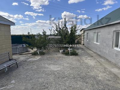Жеке үй · 4 бөлме · 360 м² · 8 жүзд., мкр Балауса, Курманбек жандарбекова 5 — Возле дороги, бағасы: 28 млн ₸ в Атырау