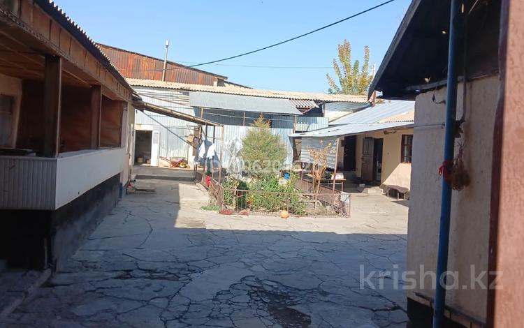 Отдельный дом · 6 комнат · 136 м² · 8 сот., Акмолинская 25 — Район старого зеленого базара за 20 млн 〒 в Таразе — фото 2