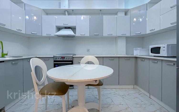 3-комнатная квартира, 115 м², 1/8 этаж помесячно, Омаровой 37