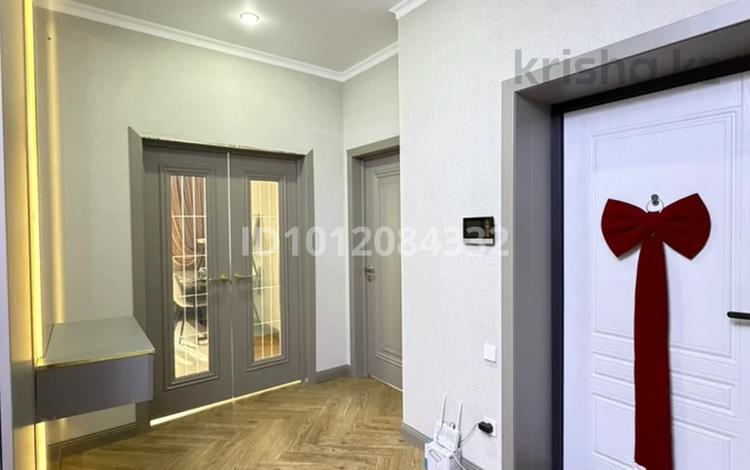 3-бөлмелі пәтер · 122.8 м² · 3/9 қабат, ул. Достык 68, бағасы: 80 млн ₸ в Уральске — фото 2