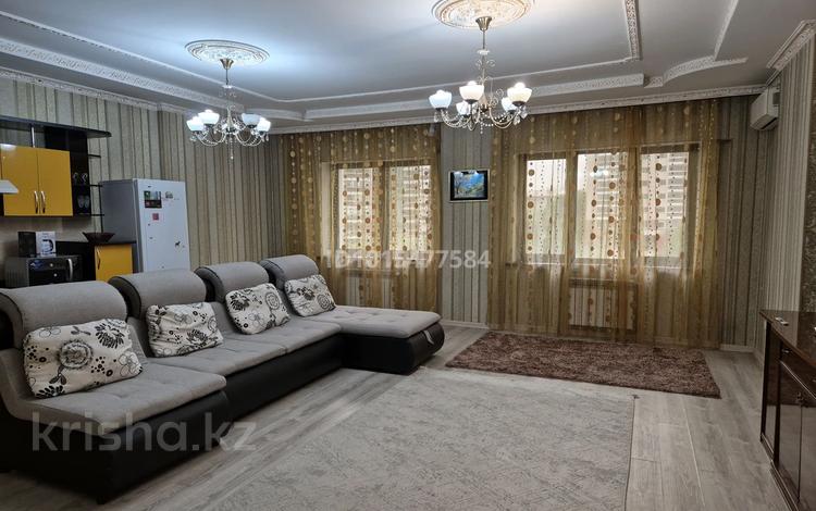 2-комнатная квартира · 80 м² · 3/14 этаж, Айманова 140 за 450 000 ₸ в Алматы, Бостандыкский р-н — фото 2