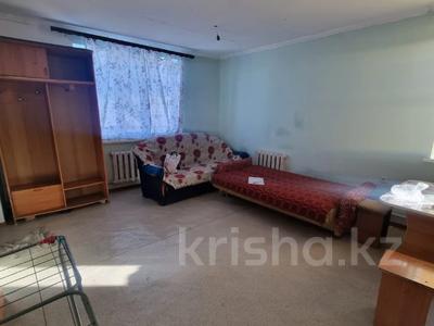 2-комнатная квартира, 30 м², 2/2 этаж помесячно, Сырттанова за 50 000 〒 в Талдыкоргане