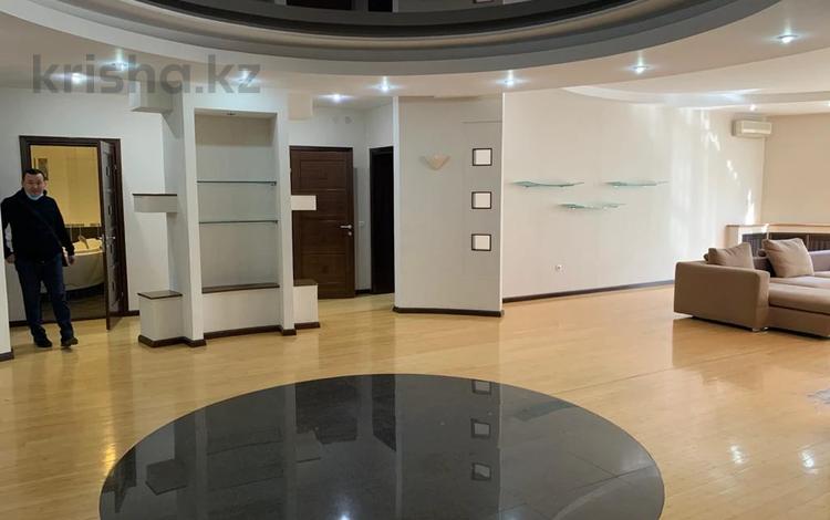 4-бөлмелі пәтер · 250 м² · 5/7 қабат, Достык 132, бағасы: 900 000 ₸ в Алматы, Медеуский р-н — фото 2