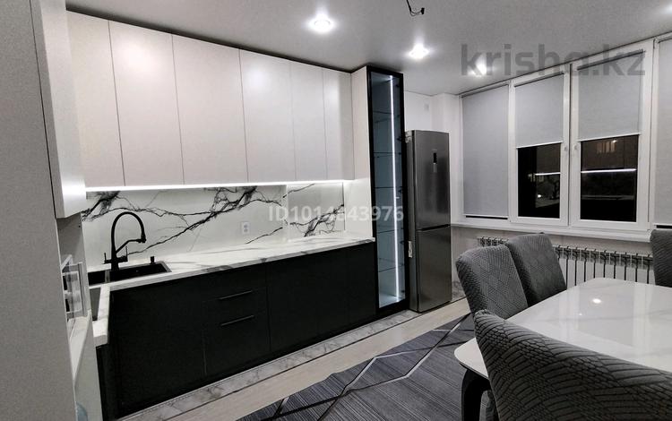 2-комнатная квартира · 60 м² · 2/12 этаж, мкр Алгабас, Омарова за 300 000 ₸ в Алматы, Алатауский р-н — фото 2