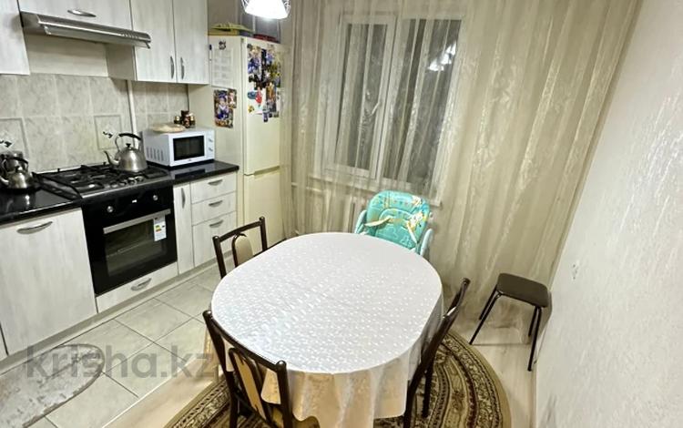 3-комнатная квартира, 70 м², 1/5 этаж, мкр Аксай-3 за 38.5 млн 〒 в Алматы, Ауэзовский р-н — фото 2