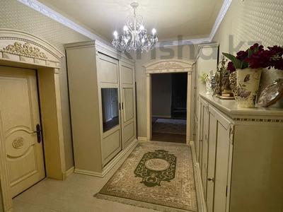 4-комнатная квартира · 260 м² · 4/13 этаж, Иляева 33 — Ильяева за 870 000 〒 в Шымкенте, Аль-Фарабийский р-н