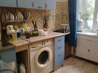 3-комнатная квартира · 60 м² · 2/2 этаж, Калинина 85 за 9.9 млн ₸ в Усть-Каменогорске
