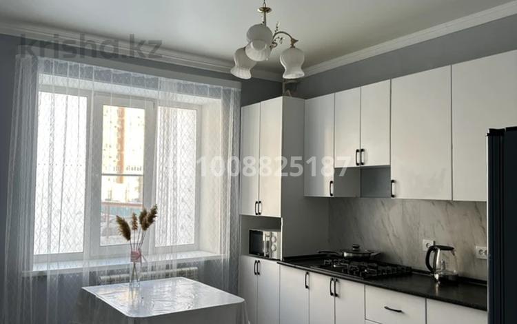 1-бөлмелі пәтер · 54 м² · 1/5 қабат, мкр. Алтын орда, Молдагулова 56Дк1 — Мангилик ел, бағасы: 160 000 ₸ в Актобе — фото 3