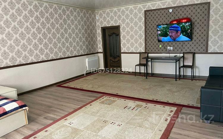 2-бөлмелі пәтер · 60 м² · 1/4 қабат, 1 мкр Ерубаев 23 — Ерубаев, бағасы: 120 000 ₸ в Туркестане — фото 2