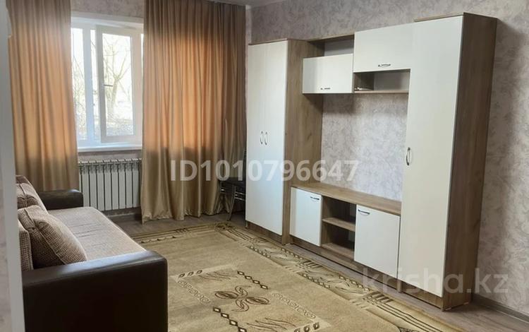 1-бөлмелі пәтер · 35 м² · 1/5 қабат, мкр Юго-Восток муканова 26, бағасы: 150 000 ₸ в Караганде, Казыбек би р-н — фото 2