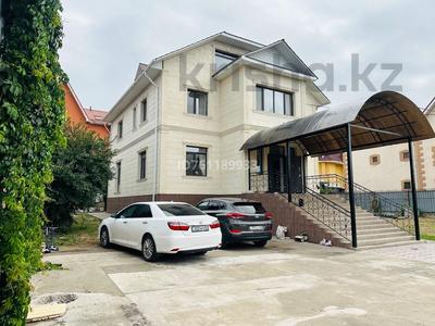 Отдельный дом · 6 комнат · 320 м², Конаева 37 — Рядом с Астер авто за 1.3 млн 〒 в 