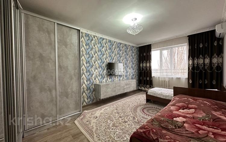 1-бөлмелі пәтер · 46 м² · 5/9 қабат, 4 пер. Капал 2/1, бағасы: 150 000 ₸ в Таразе — фото 2