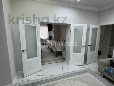 5-бөлмелі пәтер · 140 м² · 5/5 қабат, мкр. Алтын орда 356 — Возле школы 81, бағасы: 50 млн 〒 в Актобе