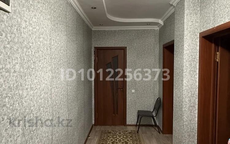 2-комнатная квартира · 76 м² · 4/10 этаж, ул. Желтоксан 17А за 170 000 ₸ в Шымкенте, Аль-Фарабийский р-н — фото 2