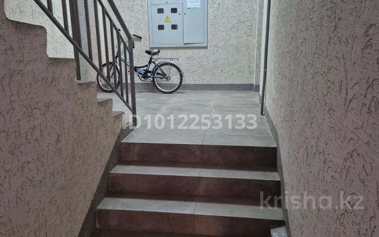 2-комнатная квартира · 61 м² · 2/5 этаж, мкр Строитель за 30 млн ₸ в Уральске — фото 2