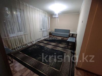 3-бөлмелі пәтер · 60 м² · 2/5 қабат, Ақсай-1 ш/а. — Толе би Момышулы, бағасы: 300 000 ₸ в Алматы, Ауэзовский р-н