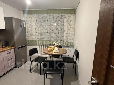4-комнатная квартира · 80 м² · 3/5 этаж, Бауржан Момышулы 5 за 50 000 ₸ в Приозёрске