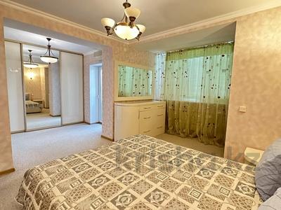 2-комнатная квартира · 60 м² · 4/5 этаж, проспект Каныша Сатпаева 42 за 300 000 〒 в Атырау