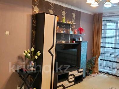 Продажа квартир в Павлодарской обл.: 2-комнатная квартира · 50 м² · 5/5 этаж, Камзина за 2.8 млн 〒 2-комнатная квартира · 50 м² · 5/5 этаж, Камзина за 2.8 млн 〒 в Аксу