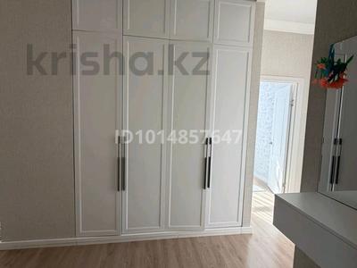 3-бөлмелі пәтер · 61 м² · 10/17 қабат, Кумисбекова 2 — Кумисбекова, бағасы: 44 млн ₸ в Астане, Сарыарка р-н