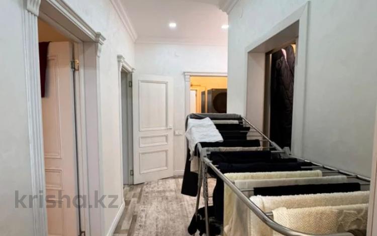 4-комнатная квартира · 140 м² · 3/18 этаж, Навои — Торайгырова за 130 млн ₸ в Алматы, Бостандыкский р-н — фото 2