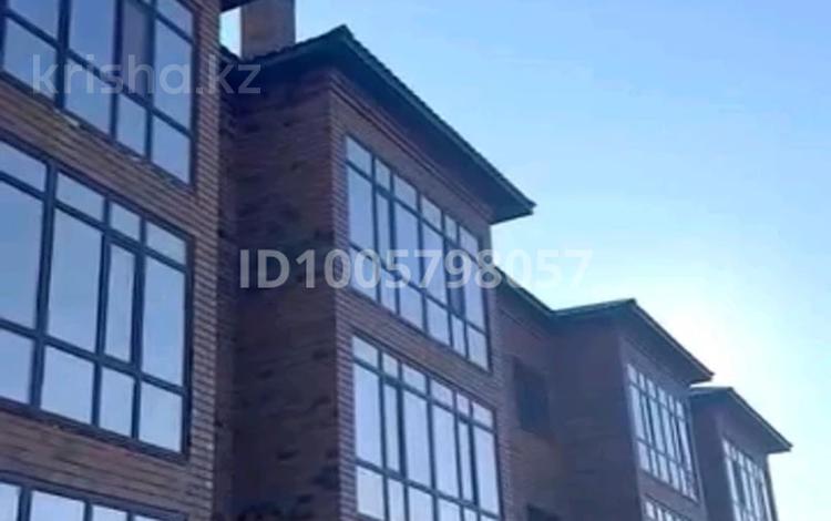 2-бөлмелі пәтер · 84 м² · 1/3 қабат, Бисена Жумагалиева 29, бағасы: 210 000 ₸ в Уральске — фото 2