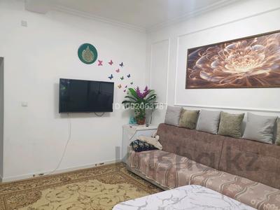 Продажа квартир в Кызылординской обл.: 3-комнатная квартира · 58 м² · 1/2 этаж, Ауельбекова — Сулейменова за 14 млн 〒 3-комнатная квартира · 58 м² · 1/2 этаж, Ауельбекова — Сулейменова за 14 млн 〒 в