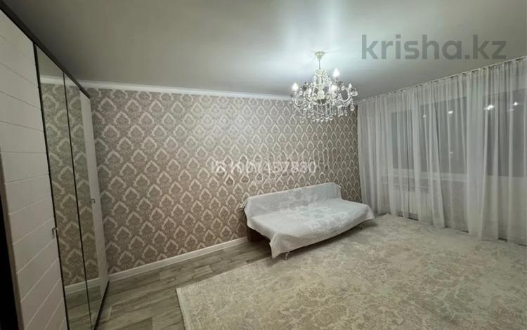 1-комнатная квартира · 36 м² · 5/9 этаж, мкр 6, Ибатова 43 за 140 000 〒 в Актобе — фото 2