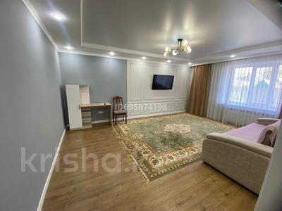 2-бөлмелі пәтер, 80 м², 1 қабат тәулік бойы, Ихсанова, бағасы: 20 000 〒 в Уральске