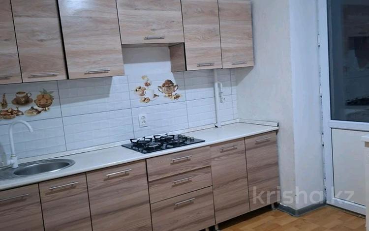2-комнатная квартира · 60 м² · 2/5 этаж, Абая 23 за 180 000 ₸ в  — фото 2