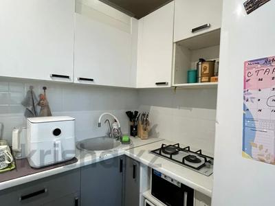 2-бөлмелі пәтер · 45 м² · 4/5 қабат, Жаңа қала ш/а., Ержанова, бағасы: 17.8 млн ₸ в Караганде, Казыбек би р-н