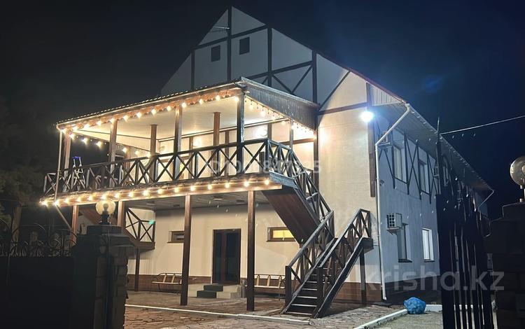 Жеке үй · 6 бөлме · 250 м², Голубой залив 3Б, бағасы: 400 000 ₸ в Щучинске — фото 2