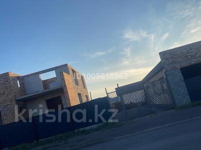 Отдельный дом · 6 комнат · 360 м² · 6 сот., Петренко 10а за 35 млн 〒 в Экибастузе