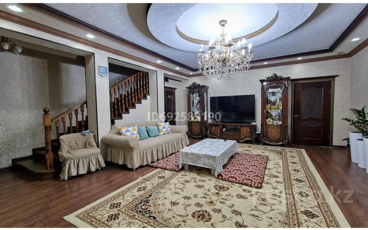 Отдельный дом • 8 комнат • 37 м² • 20 сот., Туркестанская 94 А за 100 млн 〒 в Сарыагаш — фото 2