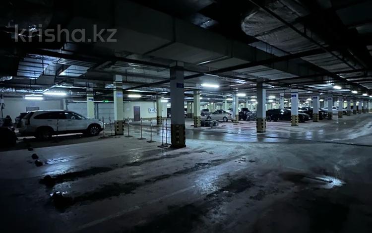 Паркинг • Мангилик ел 35 — 25 улица, бағасы: 2 млн 〒 в Астане, Есильский р-н — фото 2
