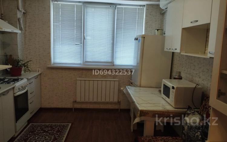 2-комнатная квартира, 54 м², 1/9 этаж помесячно, мкр Астана 90