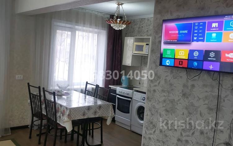 1-бөлмелі пәтер, 36 м², 1/5 қабат тәулігіне, Мкр Сабитовой 36 — Рядом 16 школа ,и прокуратуры, бағасы: 9 000 〒 в Балхаше — фото 2