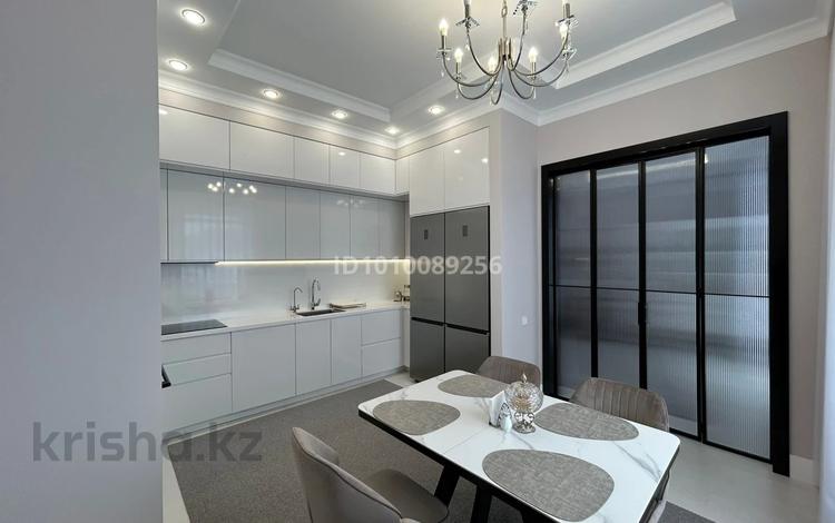 4-комнатная квартира · 140 м² · 4/7 этаж, Керей-Жанибек хандар 44/4 за 150 млн ₸ в Астане, Есильский р-н — фото 2