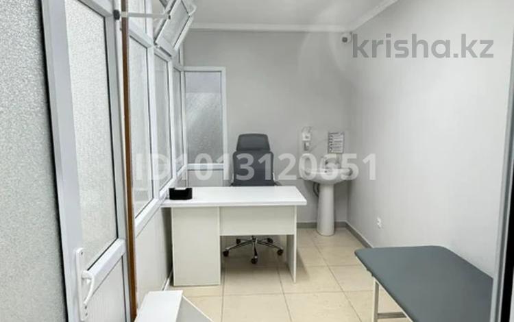 Офисы, медцентры и аптеки, кабинеты и рабочие места · 100 м² за 500 000 ₸ в Шымкенте, Туран р-н — фото 9
