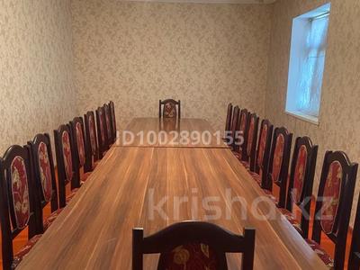 Отдельный дом · 5 комнат · 130 м² · 6 сот., Центральная 41 — Дача Кайнар булак. Центральный көше бойында, Транспортная и Медиков остановка арасында садикке қарама қарсы жасыл үй!!! за 16.5 млн 〒 в Шымкенте, Каратауский р-н