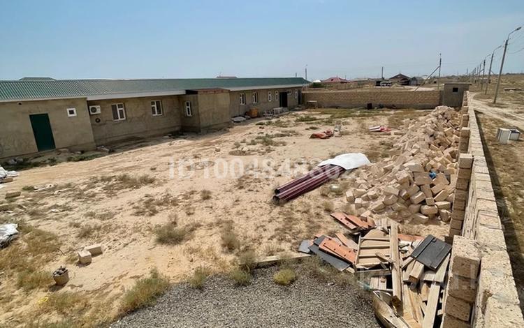 Отдельный дом · 4 комнаты · 450 м² · 450 сот., Рахат. 4 74,76 — Рахат 462 көшеде74/76 уй қасында бір жер орын бар 100 тал жеміс ағаштармен за 19 млн ₸ в Жанаозен — фото 6