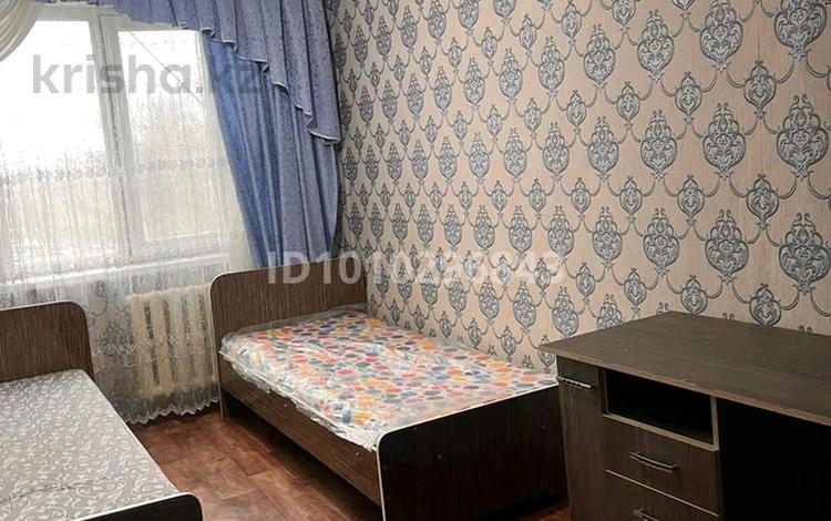 2-комнатная квартира · 48 м² · 4/5 этаж, мкр Каратау 25 за 100 000 ₸ в Таразе — фото 2