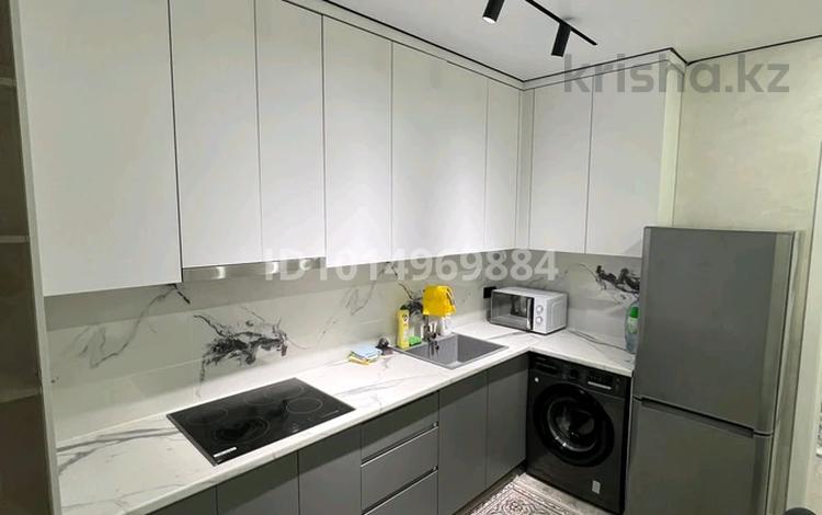 1-комнатная квартира · 40 м² · 7/13 этаж, Есенова 160/3 за 250 000 ₸ в Алматы, Жетысуский р-н — фото 2