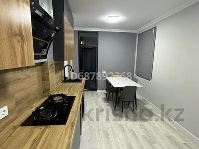 2-бөлмелі пәтер, 60 м², 1/2 қабат ай сайын, мкр Хан Тенгри, Свежесть 119 Б — Возле ресторан Тандыр, бағасы: 300 000 〒 в Алматы, Бостандыкский р-н