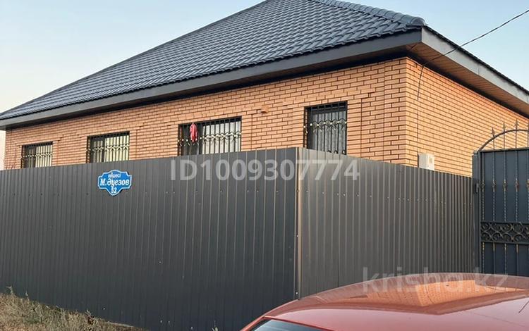 Дом · 2 комнаты · 185 м², Ауэзова 52 — Селекционный за 65 000 〒 в Уральске — фото 2