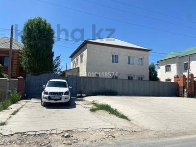 Отдельный дом · 7 комнат · 300 м² · 10 сот., Байконур 38 за 73 млн ₸ в 