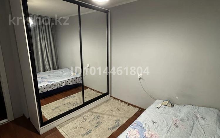 2-комнатная квартира · 54 м² · 5/5 этаж, мкр Аксай-3Б 12 за 250 000 ₸ в Алматы, Ауэзовский р-н — фото 2