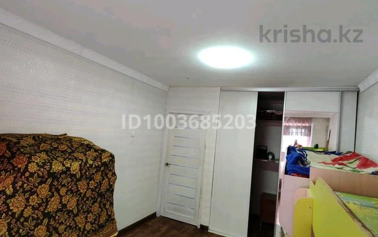 2-комнатная квартира · 49.2 м² · 5/5 этаж, Майкудук, Майкудук, 15й микрорайон 24 — 61 школы за 13.5 млн ₸ в Караганде, Алихана Бокейханова р-н — фото 2