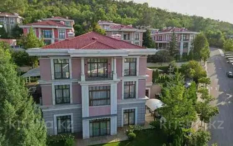 Отдельный дом · 8 комнат · 800 м² · 12 сот., мкр Горный Гигант, Жамакаева 256А за ~ 1.4 млрд ₸ в Алматы, Медеуский р-н — фото 2