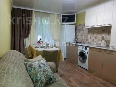 2-бөлмелі пәтер · 56 м² · 1/5 қабат, Айтеке би 149 — Муратбаева, бағасы: 15 000 ₸ в Алматы, Алмалинский р-н